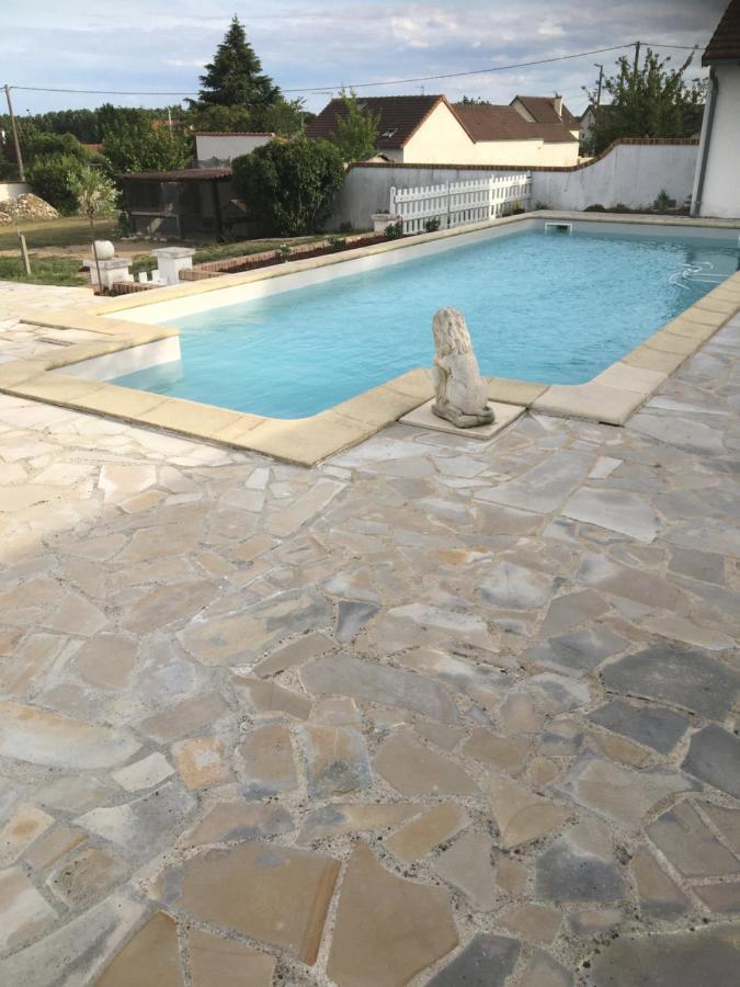 Maison Blanche Piscine Et Petit Dejeuner Шательро Экстерьер фото